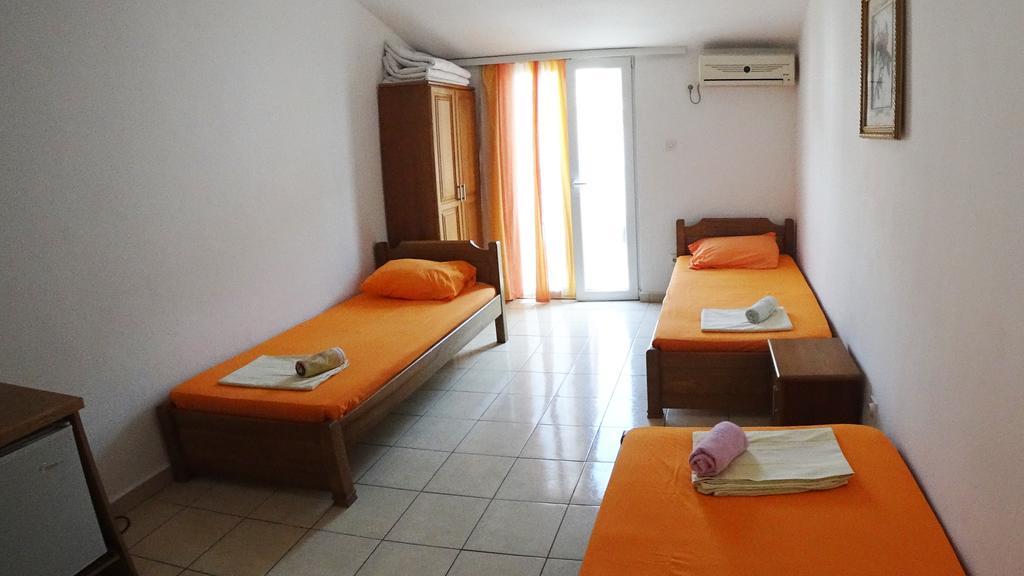 Guesthouse Sun Hostel بودفا المظهر الخارجي الصورة