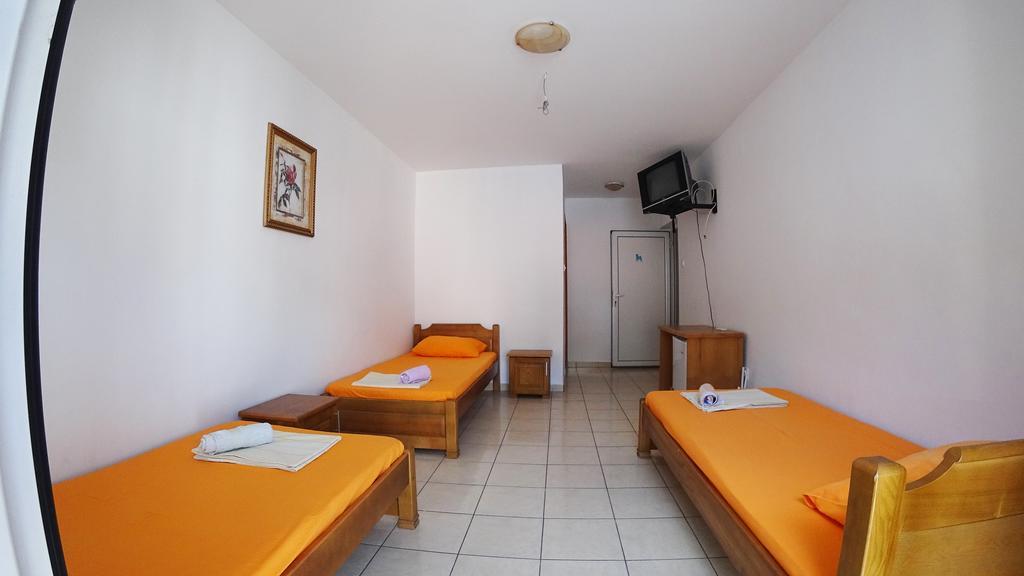 Guesthouse Sun Hostel بودفا المظهر الخارجي الصورة
