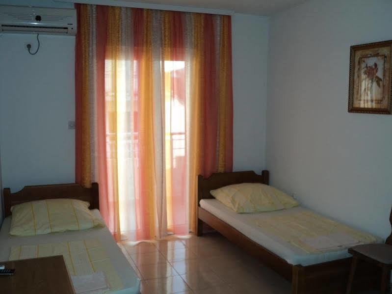 Guesthouse Sun Hostel بودفا المظهر الخارجي الصورة