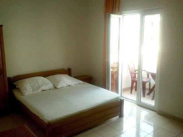 Guesthouse Sun Hostel بودفا المظهر الخارجي الصورة