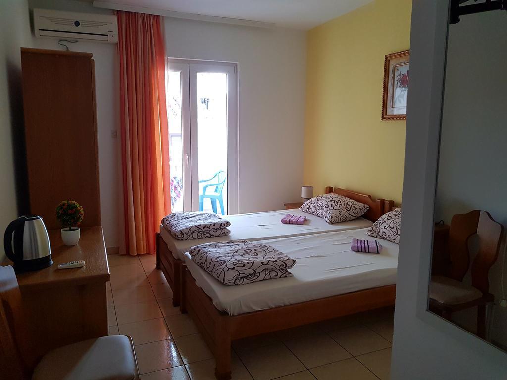 Guesthouse Sun Hostel بودفا المظهر الخارجي الصورة