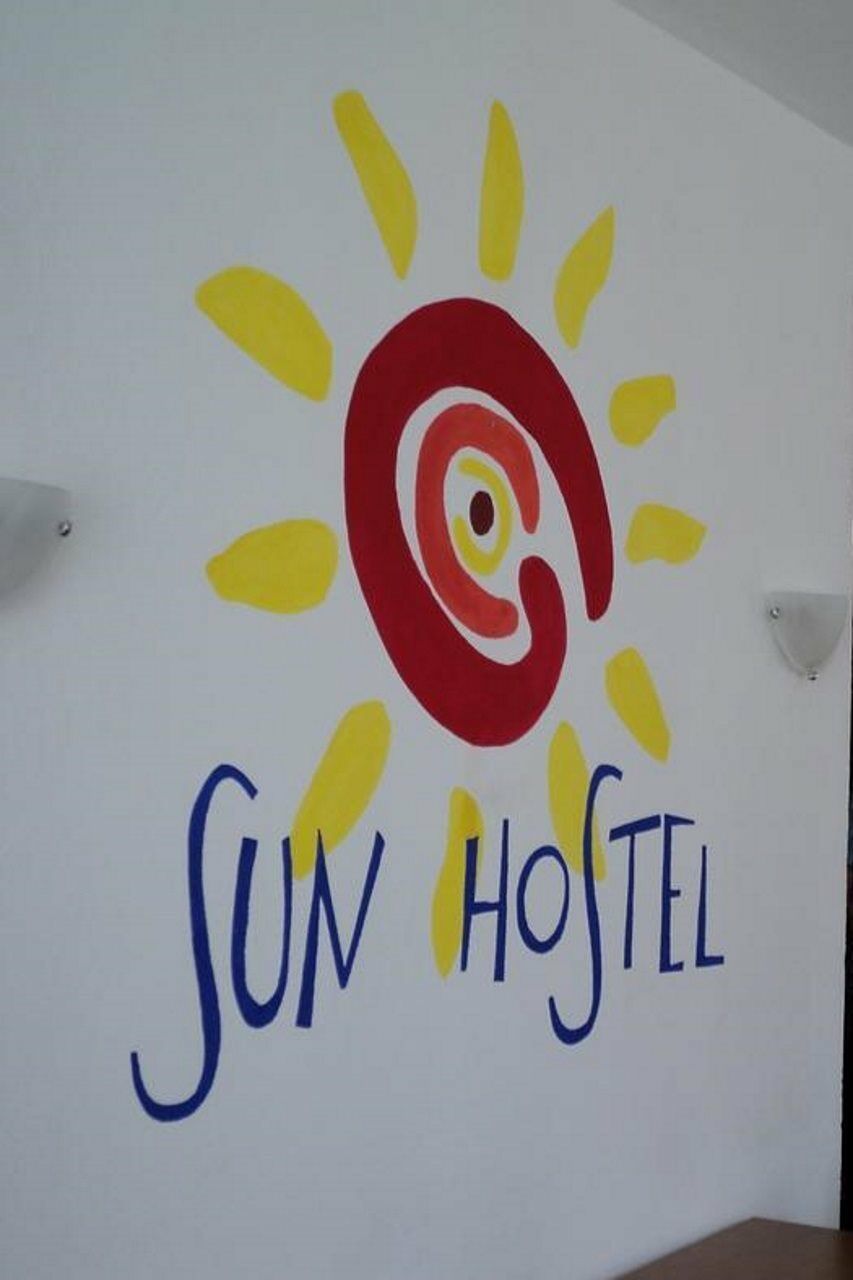 Guesthouse Sun Hostel بودفا المظهر الخارجي الصورة