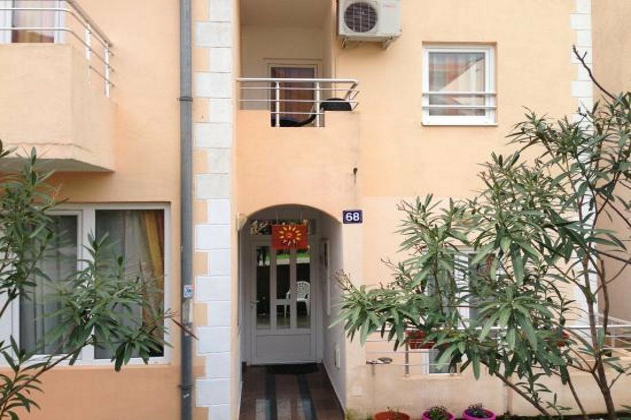 Guesthouse Sun Hostel بودفا المظهر الخارجي الصورة